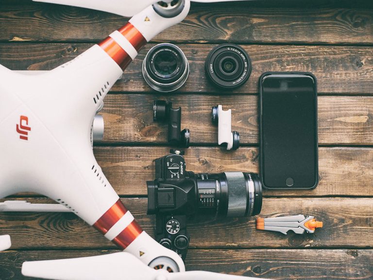 aaron burden yFnX8DaC3UM unsplash Premium Style